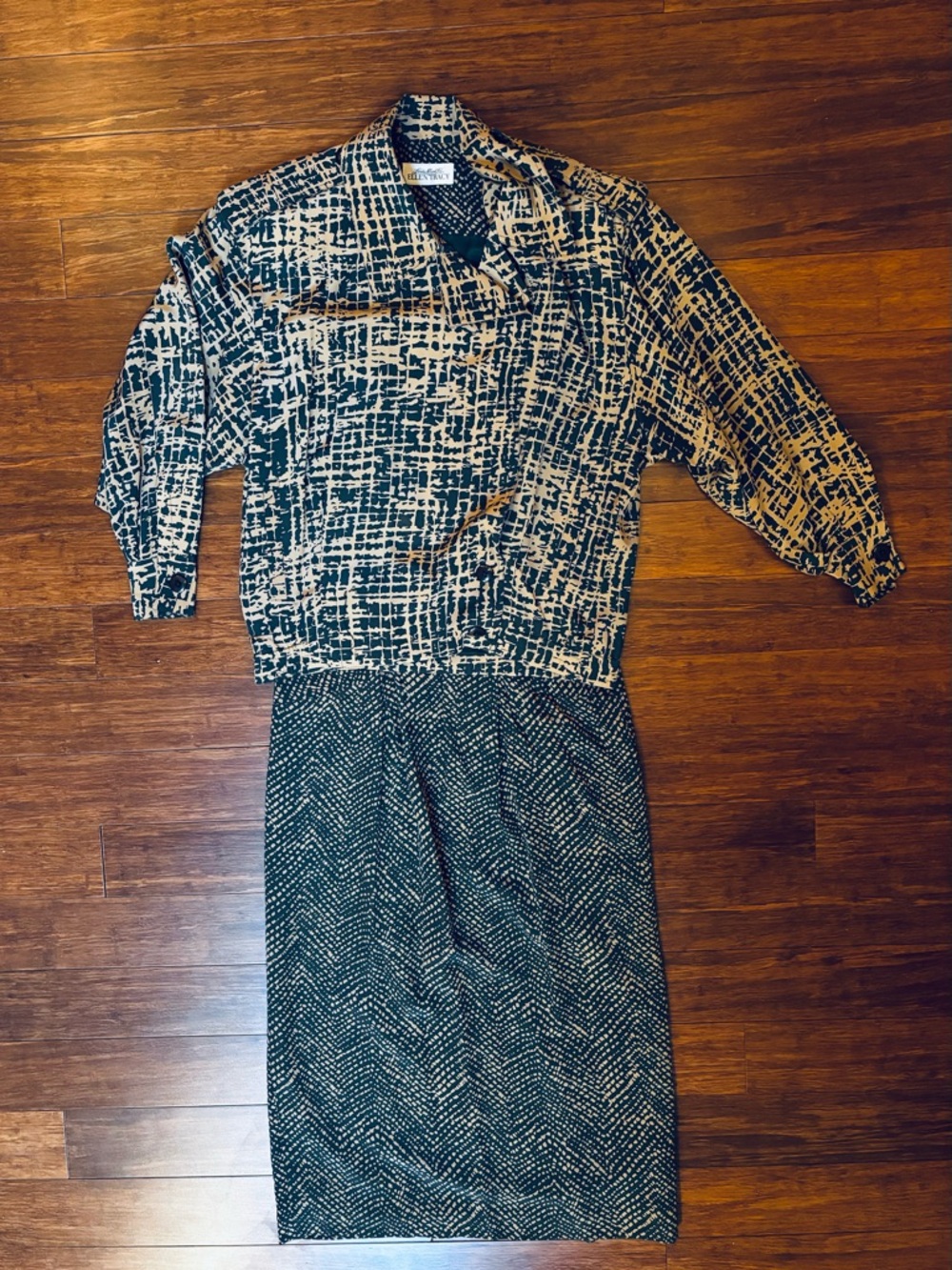 100% Silk vintage Ellen Tracy jacket and skirt set